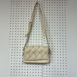 & Other Stories Elegant Cream Quilted Shoulder Bag